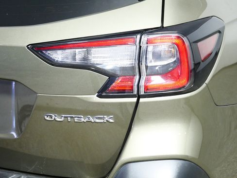 Used 2025 Subaru Outback Limited image 17