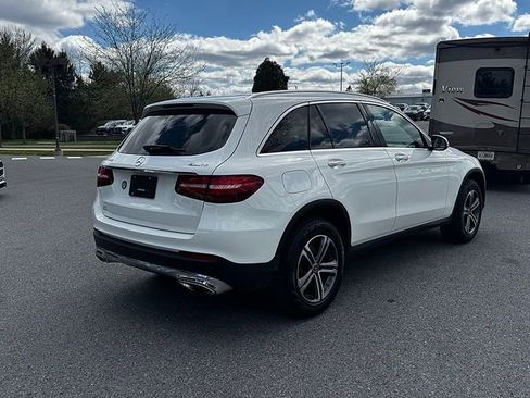 Used 2019 Mercedes-Benz GLC 300 4MATIC image 3