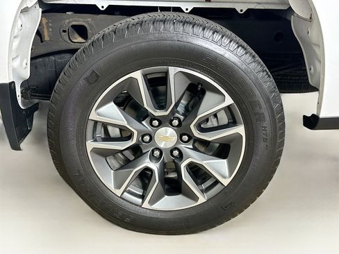 Used 2023 Chevrolet Silverado 1500 LT AWD/4WD image 11