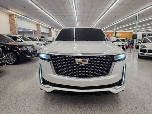 Used 2021 Cadillac Escalade Premium Luxury w/ Performance Package image 2