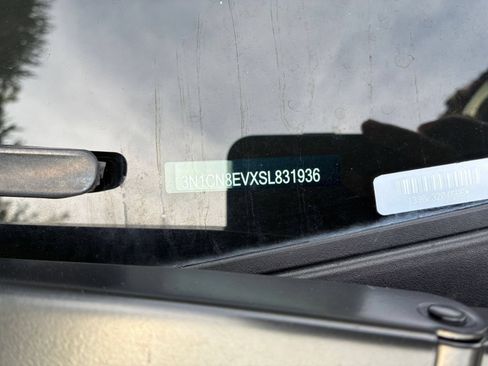 Used 2025 Nissan Versa SV FWD image 29