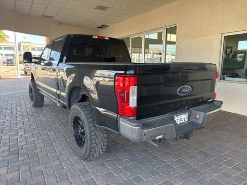 Used 2019 Ford F250 Lariat w/ Lariat Ultimate Package image 3