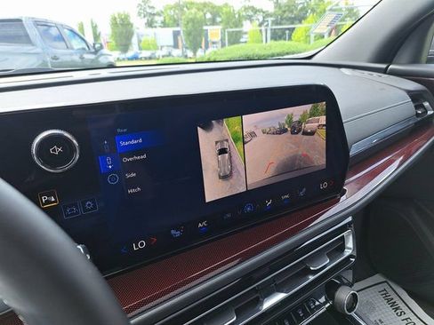 Used 2025 Chevrolet Traverse Z71 w/ Driver Confidence Package AWD/4WD image 16