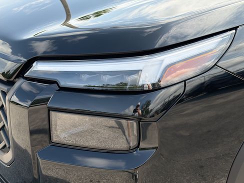 New 2026 Subaru Outback Limited AWD/4WD image 9