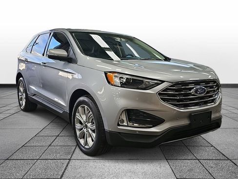 Used 2024 Ford Edge Titanium image 3