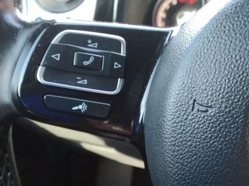Used 2018 Volkswagen Beetle 2.0T S FWD image 13