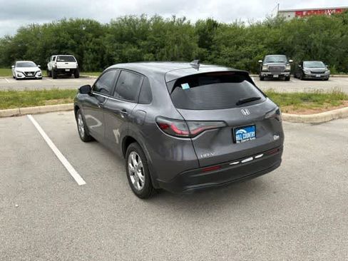 Used 2023 Honda HR-V LX image 3