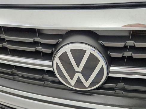 Used 2024 Volkswagen Jetta SE FWD image 28