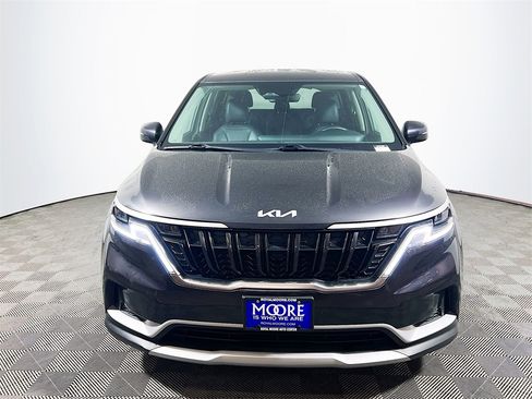 Used 2024 Kia Carnival LX image 3