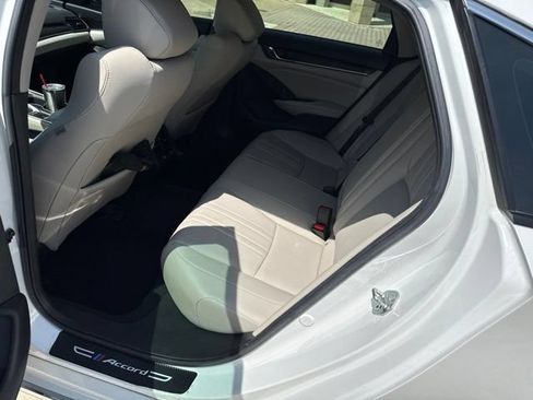 Used 2021 Honda Accord Touring image 10