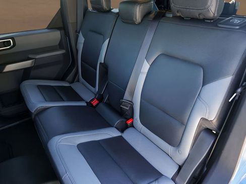 Used 2023 Ford Bronco Black Diamond w/ Sasquatch Package image 25