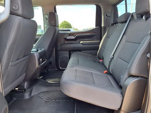 Used 2025 Chevrolet Silverado 1500 LT Trail Boss w/ Convenience Package II AWD/4WD image 13