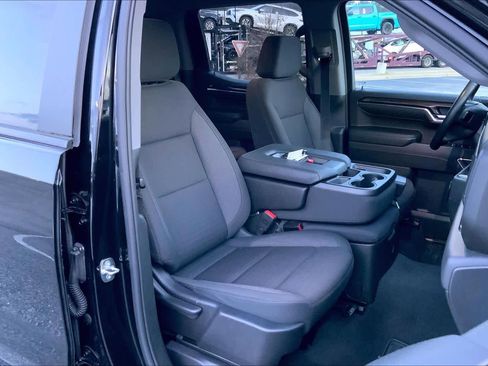 Used 2024 Chevrolet Silverado 1500 LT w/ Convenience Package II image 9