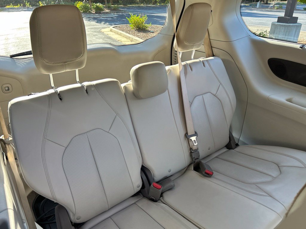Used 2021 Chrysler Pacifica Touring-L w/ Uconnect Theater Family Group FWD image 50