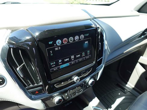 Used 2018 Chevrolet Traverse Premier AWD/4WD image 18