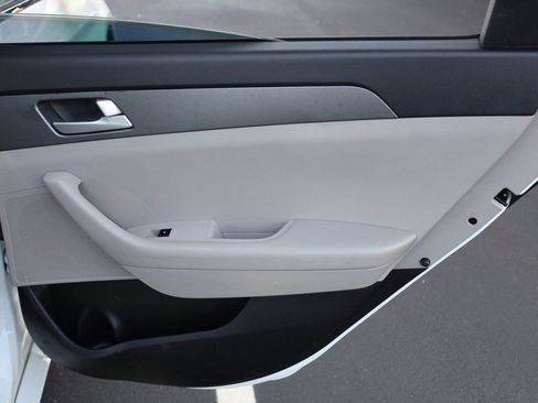 Used 2016 Hyundai Sonata SE image 18