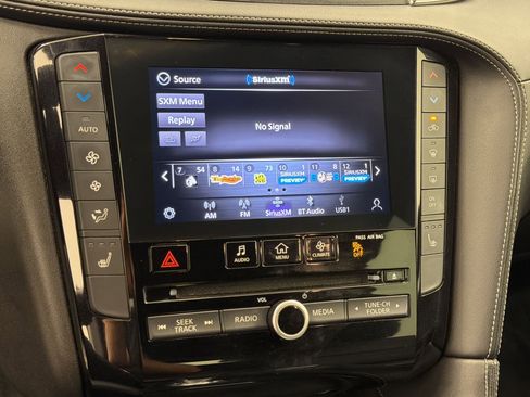 Used 2021 INFINITI QX50 Luxe w/ Appearance Package image 23