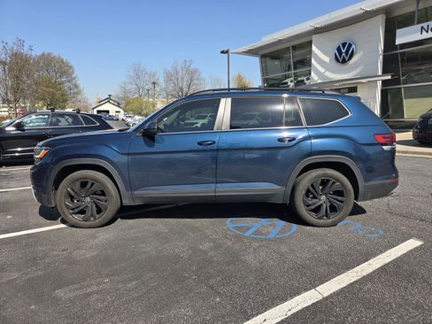 Used 2022 Volkswagen Atlas SE w/ Black Wheel Package image 2