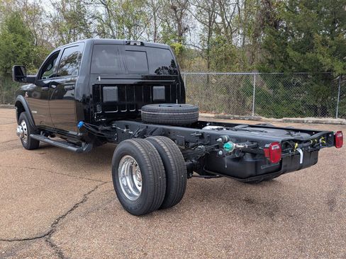 New 2026 RAM 3500 Big Horn AWD/4WD image 4