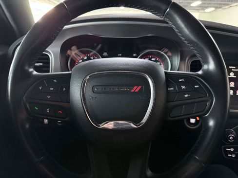 Used 2022 Dodge Charger SXT RWD image 16