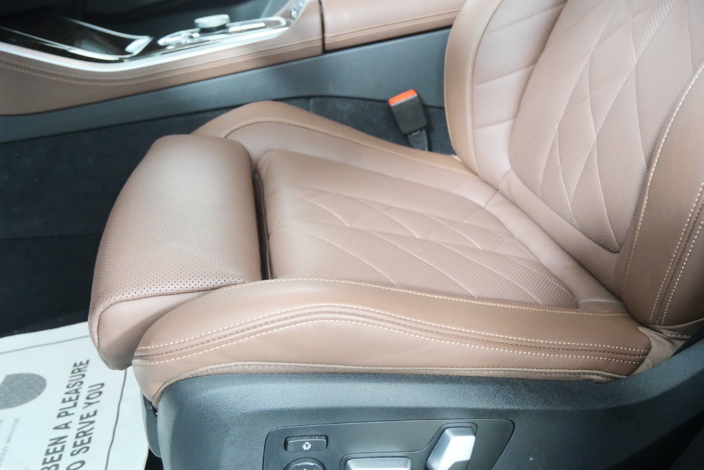 Certified 2024 BMW X5 xDrive40i w/ M Sport Package AWD/4WD image 10