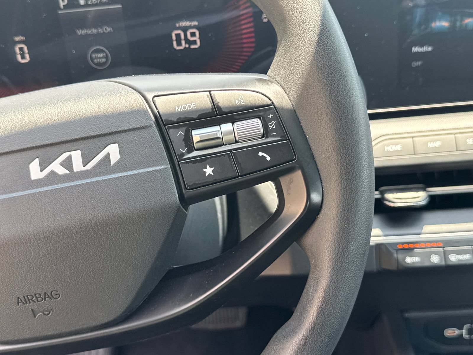 Used 2025 Kia K4 FWD image 26