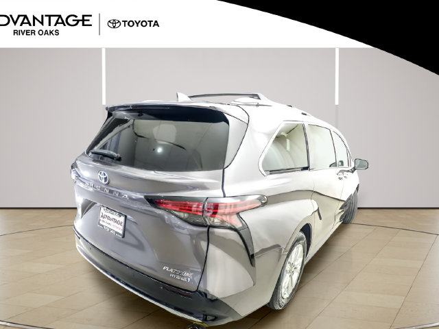 Used 2022 Toyota Sienna Platinum AWD/4WD image 7