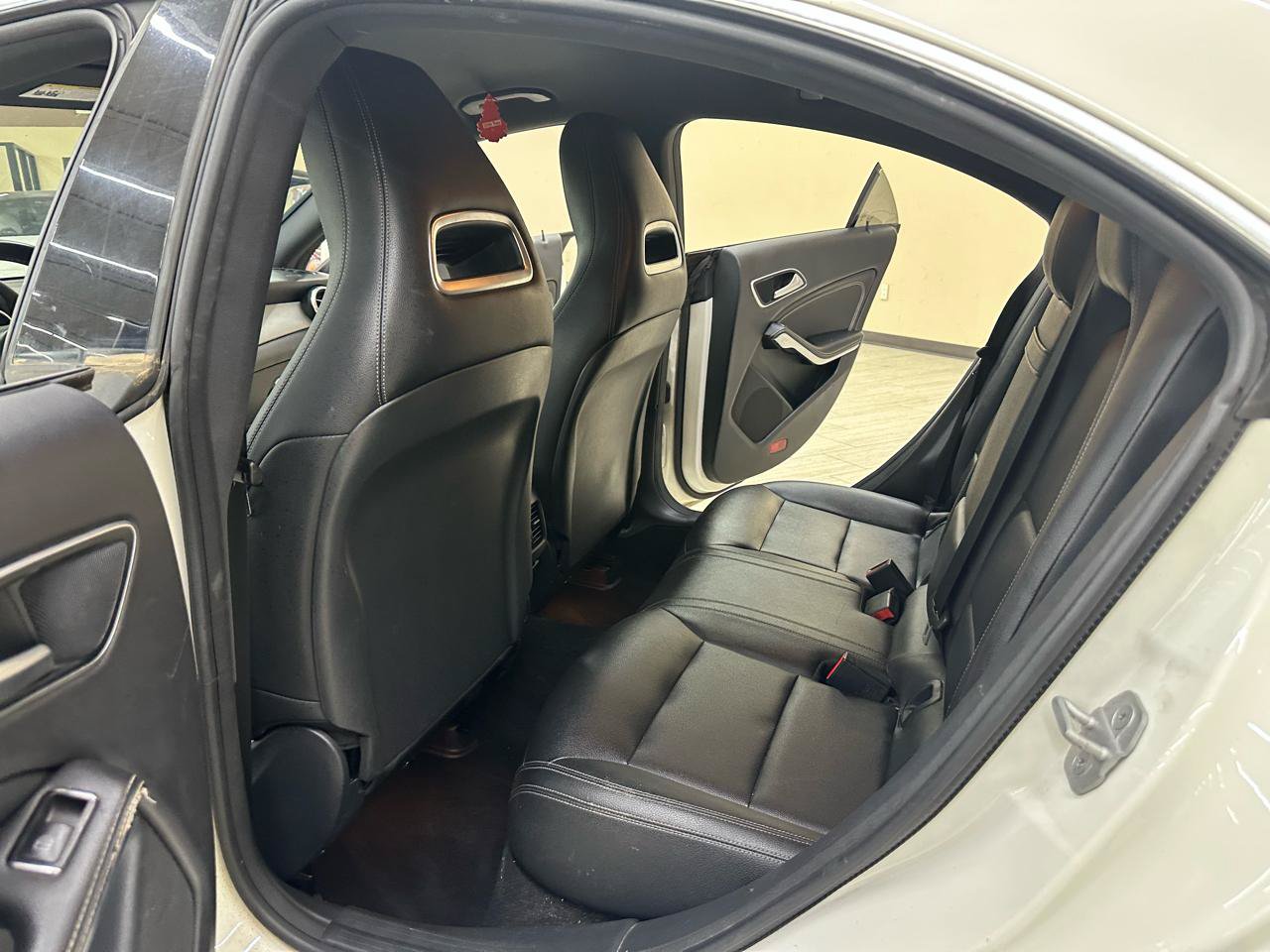 Used 2017 Mercedes-Benz CLA 250 4MATIC image 30