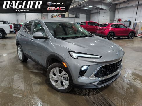 Used 2024 Buick Encore GX Preferred AWD/4WD image 1
