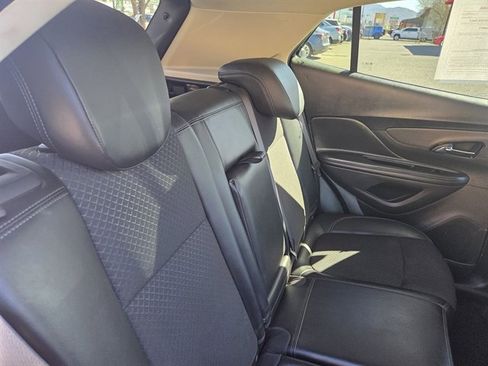 Used 2021 Buick Encore Preferred image 9