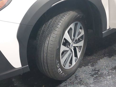 Used 2023 Subaru Outback Premium image 34