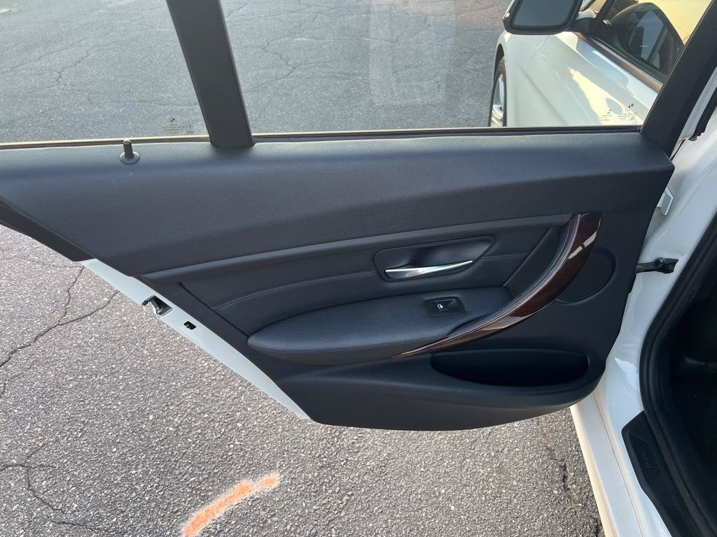 Used 2015 BMW 328i Sedan RWD image 14