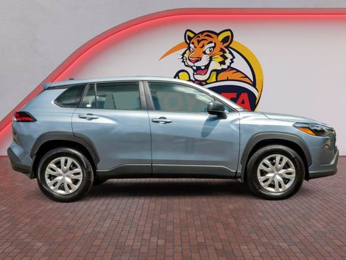 Used 2026 Toyota Corolla Cross L FWD image 4