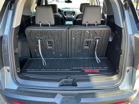 Used 2023 GMC Acadia SLT w/ Elevation Edition AWD/4WD image 6