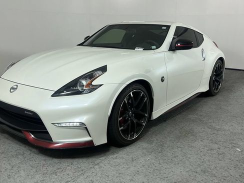 Used 2016 Nissan 370Z NISMO RWD image 7