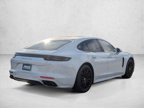 Used 2018 Porsche Panamera Turbo image 5