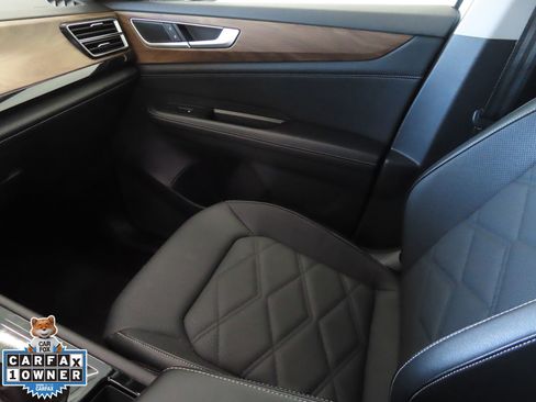 Used 2025 Volkswagen Atlas SE image 21