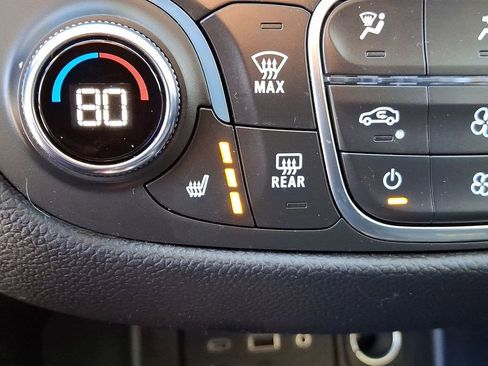 Used 2023 Chevrolet Equinox LT image 28