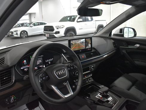 Used 2025 Audi Q5 2.0T Premium Plus w/ Premium Plus Package AWD/4WD image 12