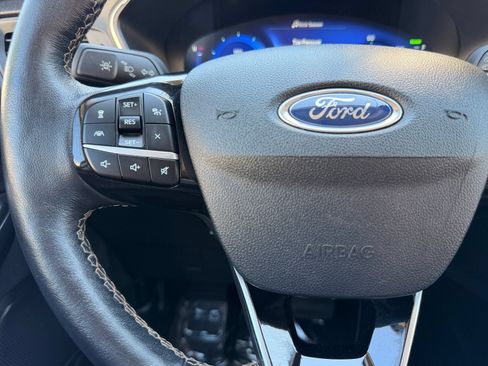 Used 2022 Ford Escape Titanium w/ Titanium Premium Package FWD image 35
