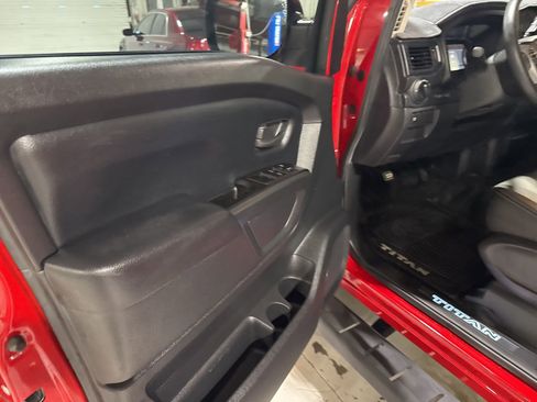 Used 2020 Nissan Titan S w/ S Utility Package image 13
