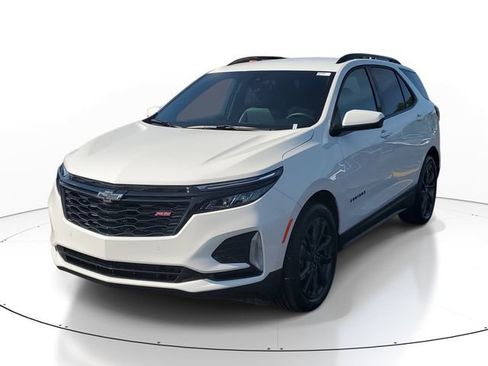 Certified 2024 Chevrolet Equinox RS FWD image 2