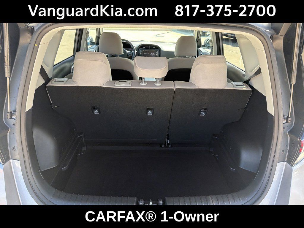Certified 2025 Kia Soul LX w/ LX Technology Package FWD image 23
