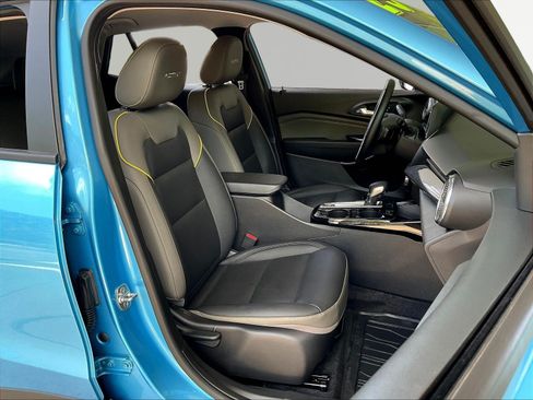 Used 2025 Chevrolet Trax ACTIV FWD image 28