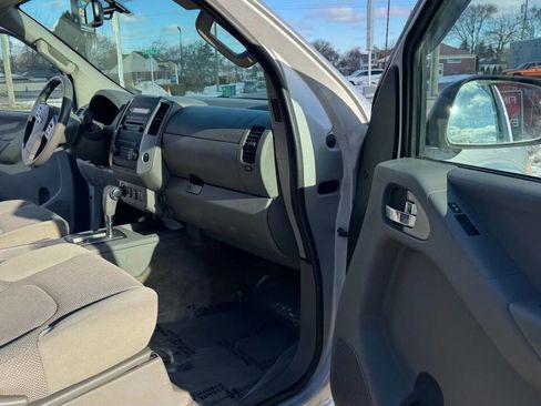 Used 2012 Nissan Frontier SV w/ SV Premium Utility Pkg image 14