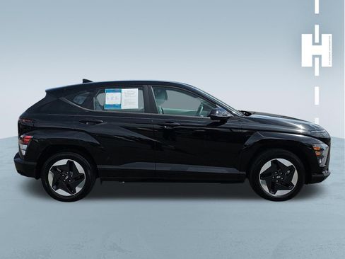 Used 2024 Hyundai Kona SE FWD image 3