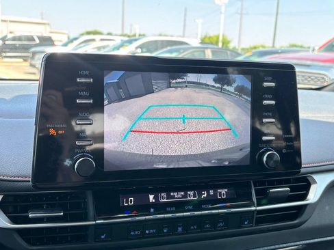 Used 2024 Toyota Sienna XSE FWD image 11