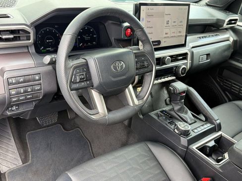 Certified 2024 Toyota Tacoma TRD Off-Road AWD/4WD image 4