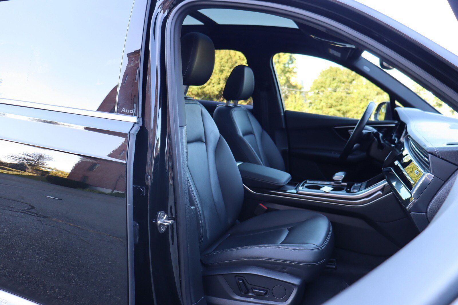 Used 2025 Audi Q7 2.0T Premium AWD/4WD image 24
