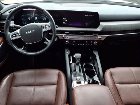 Used 2024 Kia Telluride EX image 12